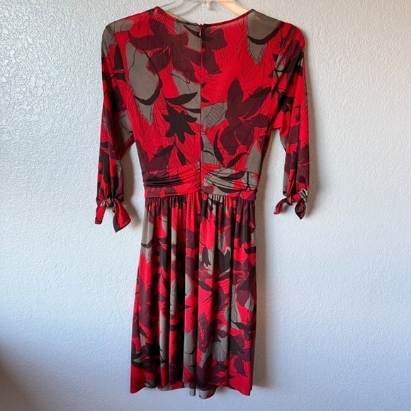Zara red floral print knee length faux wrap v neck dress - Picture 2 of 13